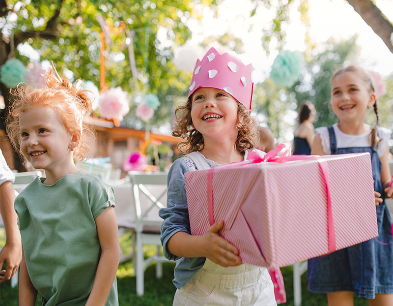 girl-with-gift